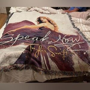 Taylor swift speak now throw blanket